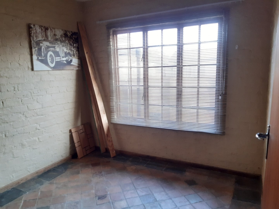 2 Bedroom Property for Sale in Kannoniers Park North West